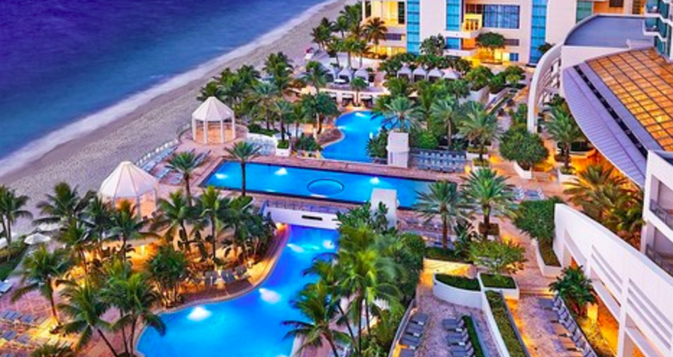 The porthole pool at Hilton's The Diplomat (screengrab from Hilton's website)